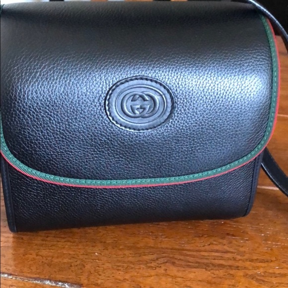 Gucci Handbags - Authentic Gucci Purse